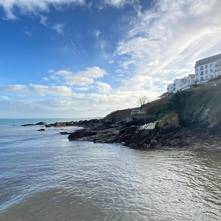 Looe With A View - Entire Apartment With Free Allocated Parking ภายนอก รูปภาพ
